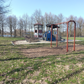 Bild vom Spielplatz anzeigen.