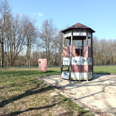 Bild vom Spielplatz anzeigen.