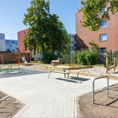 Bild vom Spielplatz anzeigen.