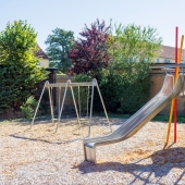 Bild vom Spielplatz anzeigen.