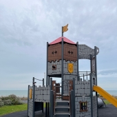Bild vom Spielplatz anzeigen.