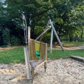 Bild vom Spielplatz anzeigen.