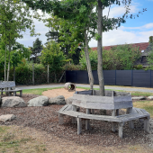 Bild vom Spielplatz anzeigen.