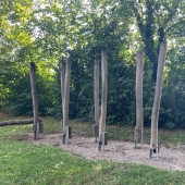 Bild vom Spielplatz anzeigen.