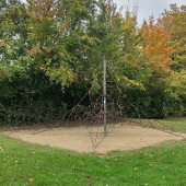 Bild vom Spielplatz anzeigen.