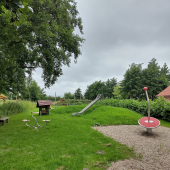 Bild vom Spielplatz anzeigen.