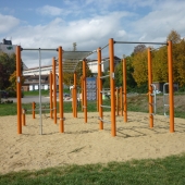 Bild vom Spielplatz anzeigen.