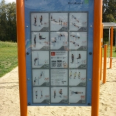 Bild vom Spielplatz anzeigen.