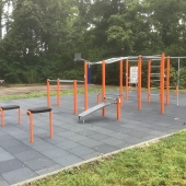 Bild vom Spielplatz anzeigen.