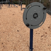 Bild vom Spielplatz anzeigen.