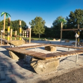 Bild vom Spielplatz anzeigen.
