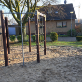 Bild vom Spielplatz anzeigen.