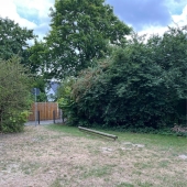 Bild vom Spielplatz anzeigen.