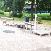Bild vom Spielplatz anzeigen.
