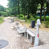 Bild vom Spielplatz anzeigen.