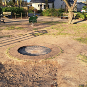 Bild vom Spielplatz anzeigen.