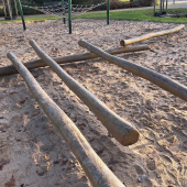 Bild vom Spielplatz anzeigen.