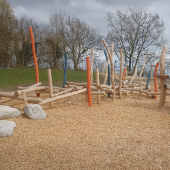 Bild vom Spielplatz anzeigen.