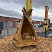 Bild vom Spielplatz anzeigen.
