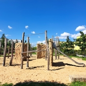 Bild vom Spielplatz anzeigen.