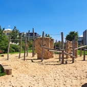 Bild vom Spielplatz anzeigen.