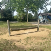 Bild vom Spielplatz anzeigen.