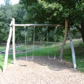 Bild vom Spielplatz anzeigen.