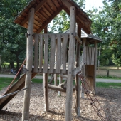 Bild vom Spielplatz anzeigen.