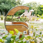 Bild vom Spielplatz anzeigen.