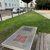 Bild vom Spielplatz anzeigen.