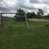Bild vom Spielplatz anzeigen.