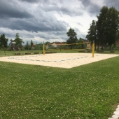 Bild vom Spielplatz anzeigen.