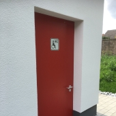 Bild vom Spielplatz anzeigen.