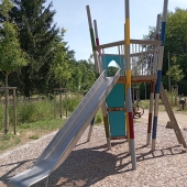 Bild vom Spielplatz anzeigen.