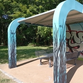 Bild vom Spielplatz anzeigen.