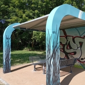 Bild vom Spielplatz anzeigen.