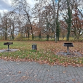 Bild vom Spielplatz anzeigen.