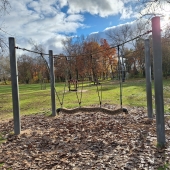 Bild vom Spielplatz anzeigen.