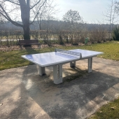 Bild vom Spielplatz anzeigen.