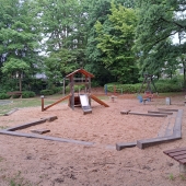 Bild vom Spielplatz anzeigen.