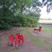 Bild vom Spielplatz anzeigen.