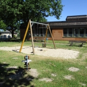 Bild vom Spielplatz anzeigen.