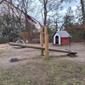 Bild vom Spielplatz anzeigen.