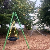 Bild vom Spielplatz anzeigen.