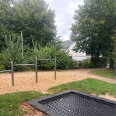 Bild vom Spielplatz anzeigen.