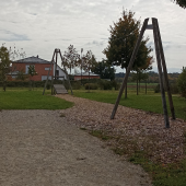 Bild vom Spielplatz anzeigen.