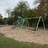 Bild vom Spielplatz anzeigen.