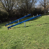 Bild vom Spielplatz anzeigen.