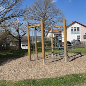 Bild vom Spielplatz anzeigen.