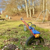 Bild vom Spielplatz anzeigen.